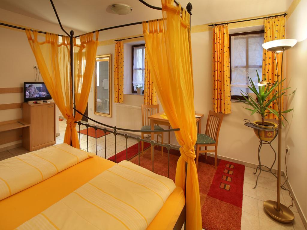 Worners Schloss Weingut & Wellness-Hotel Prichsenstadt Εξωτερικό φωτογραφία